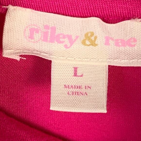 NWT Riley & Rae Hot Pink Soft Lightweight Sleeveless Turtleneck- Size L - Picture 4 of 6